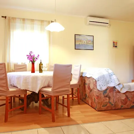 Baras Apartament *