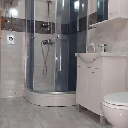 Baras Apartament Nin