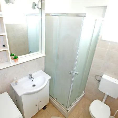 Baras Apartament *