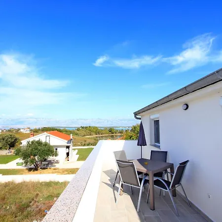 Apartament Baras *